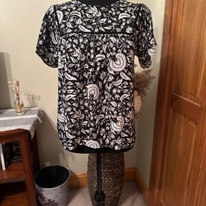 Ann Taylor Women's Black and White Paisley Top